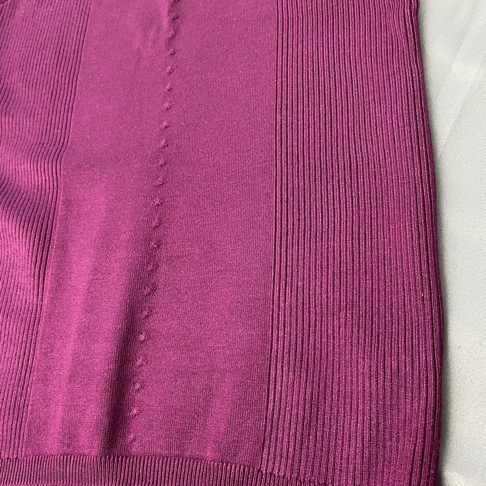 Bebe stretch knit top Merlot NWOT Medium - Picture 4 of 6